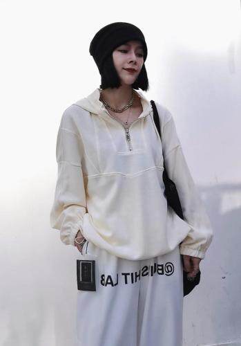 2021新款早秋款带帽套头针织卫衣，有大货，女装卫衣/绒衫，瑟拉·女人缘