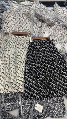 火爆，女装，亮金金