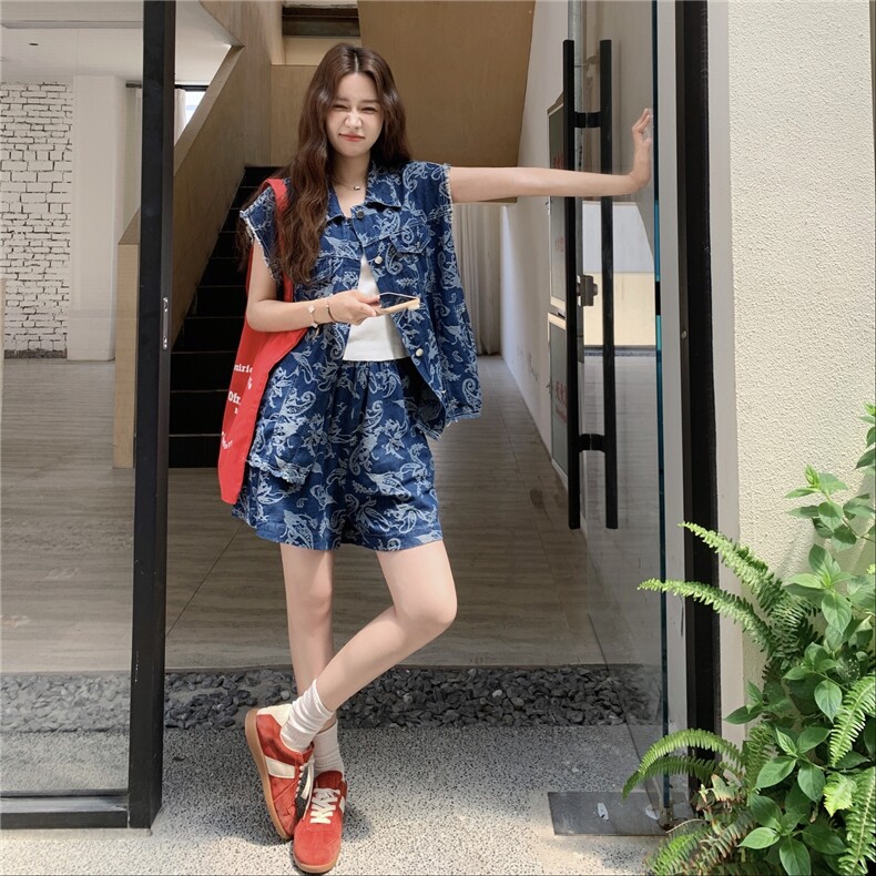 盐甜系穿搭牛仔印花马甲套装女夏新款韩系ins休闲显瘦短裤两件套,女装套装/套裙,2C283