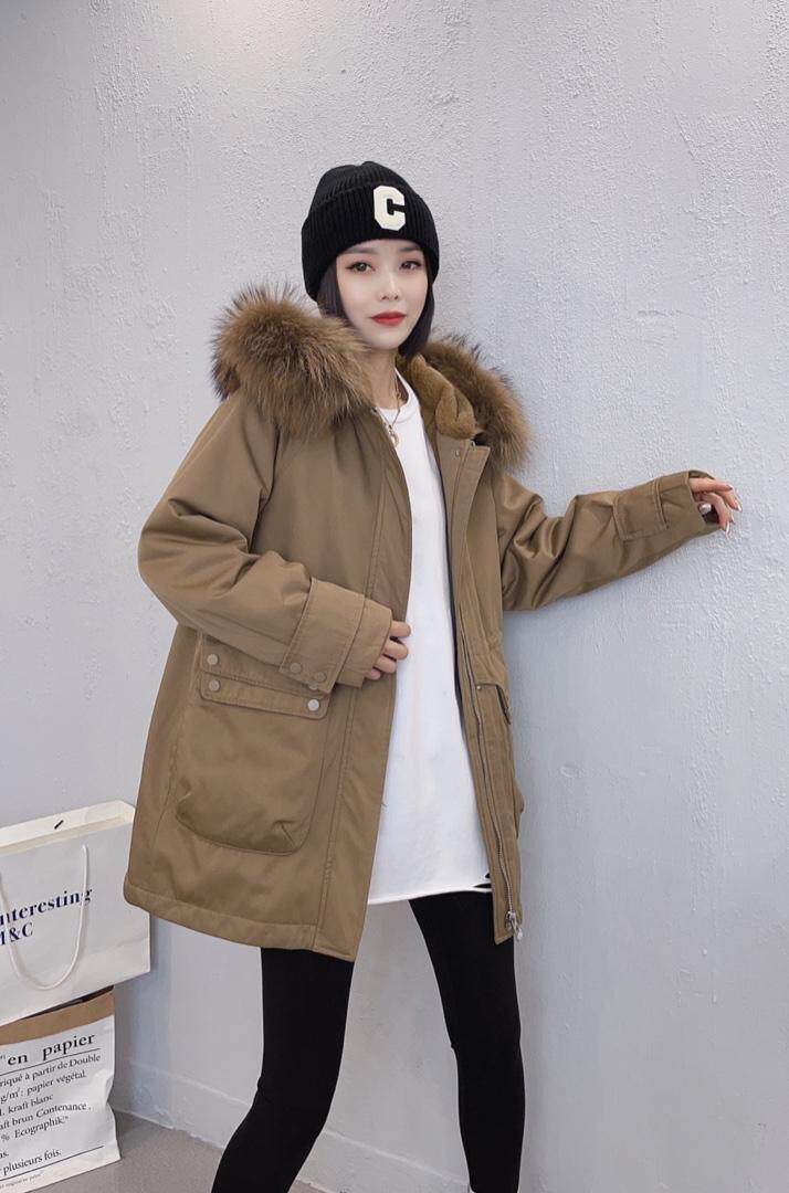 派克服三个颜色两个尺码M、L，其它，秀红佳丽