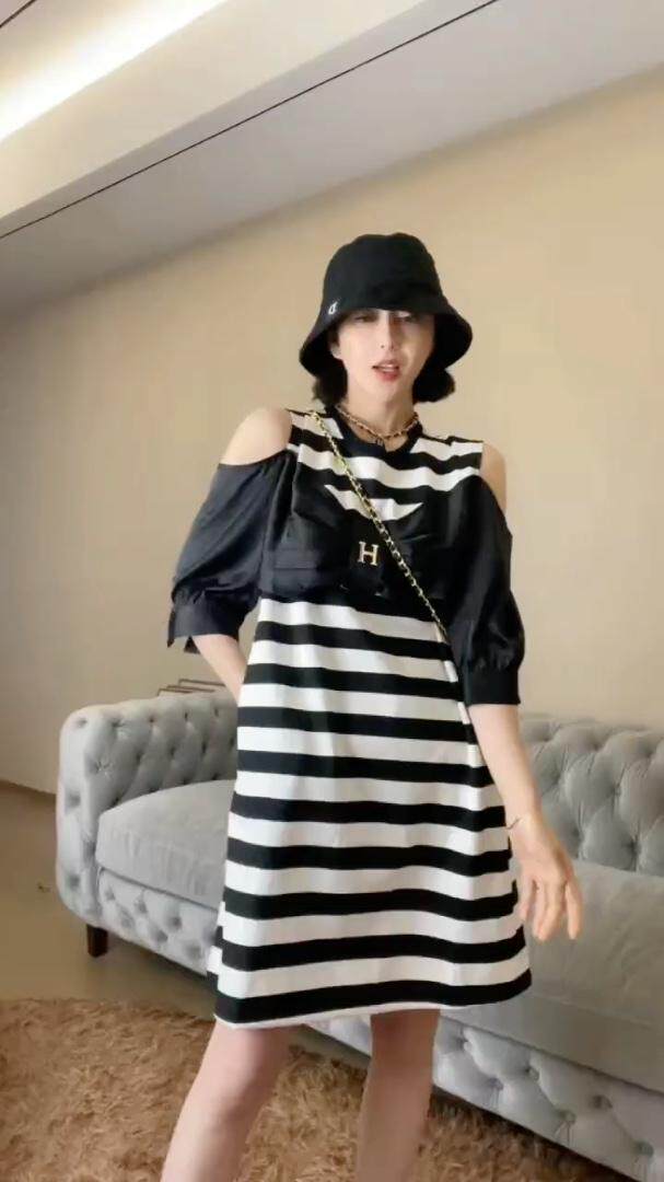 条纹露肩连衣裙，女装连衣裙，时代公主