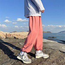 玫红色