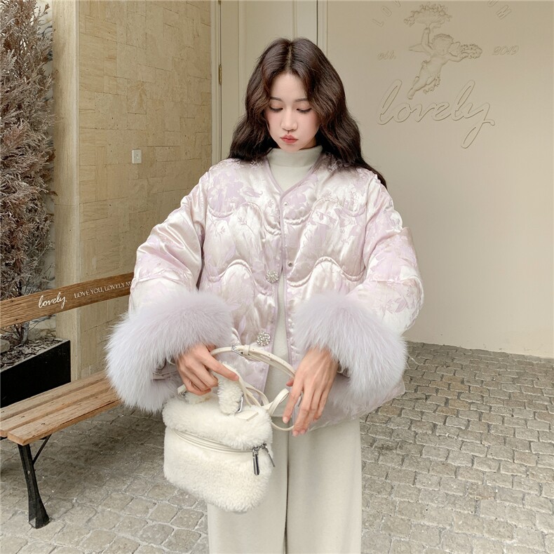 紫色袖口狐狸毛提花羽绒服H8352P355K498,女装羽绒服,红龙果