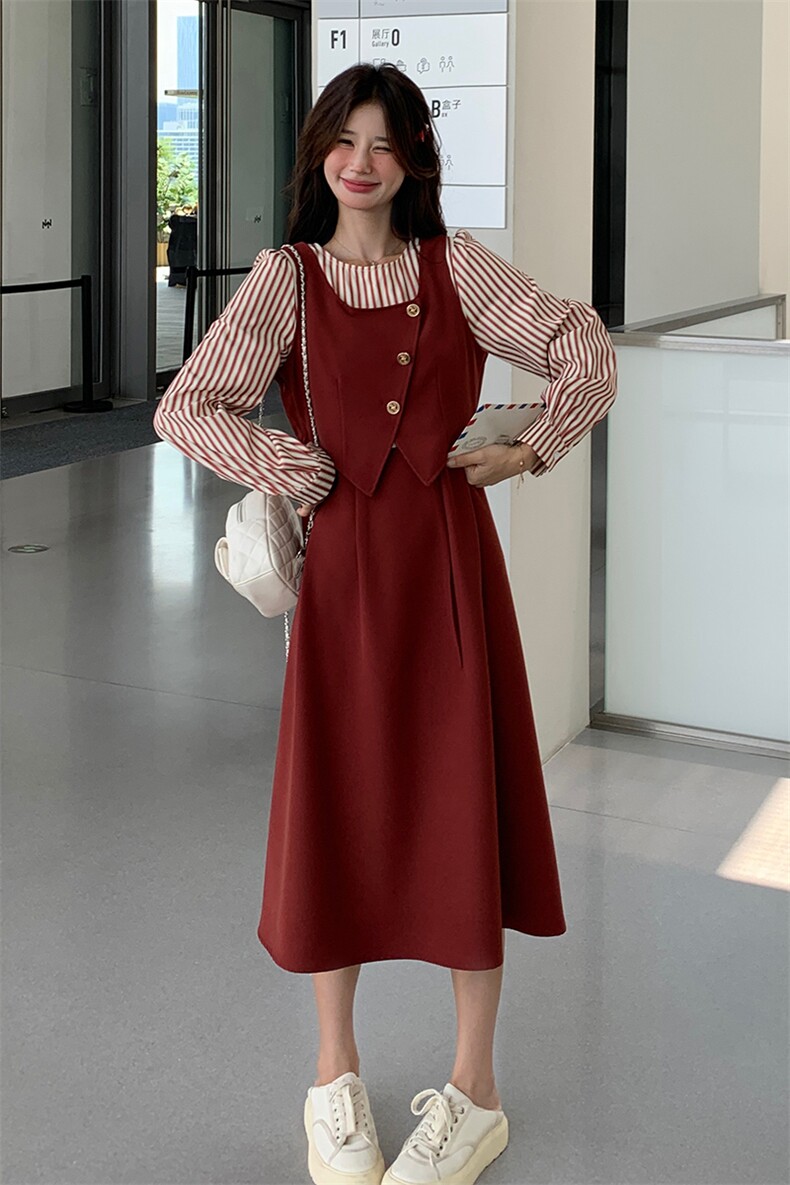 法式气质条纹衬衫拼接红色假两件连衣裙女2025春秋季新款收腰显瘦,女装连衣裙,灵力轩