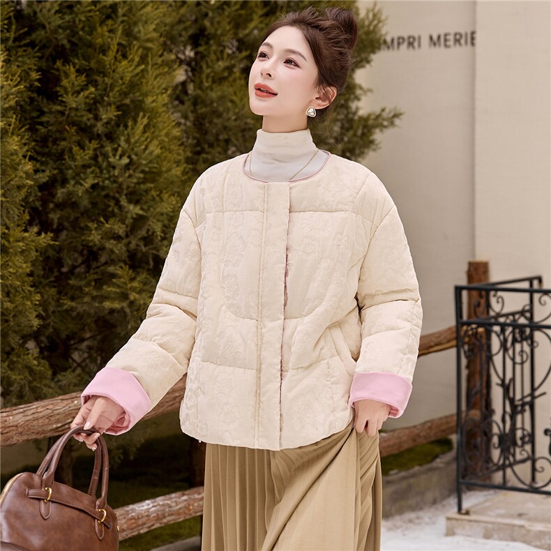 时尚提花新中式羽绒服女短款2025新款90%白鸭绒外套,女装羽绒服,姿衣坊