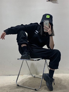 设计款卫衣  重工设计图片