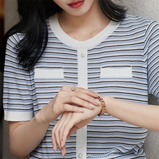 羊毛+莱赛尔天丝+醋酸精纺拼色带扣假针织开衫，女装针织衫/毛衣，唯若美羊绒