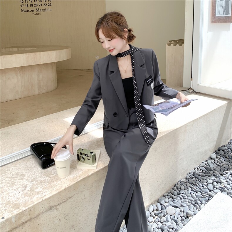 新品高级灰休闲套装送丝巾2C2368015P175K238,女装套装/套裙,2C236