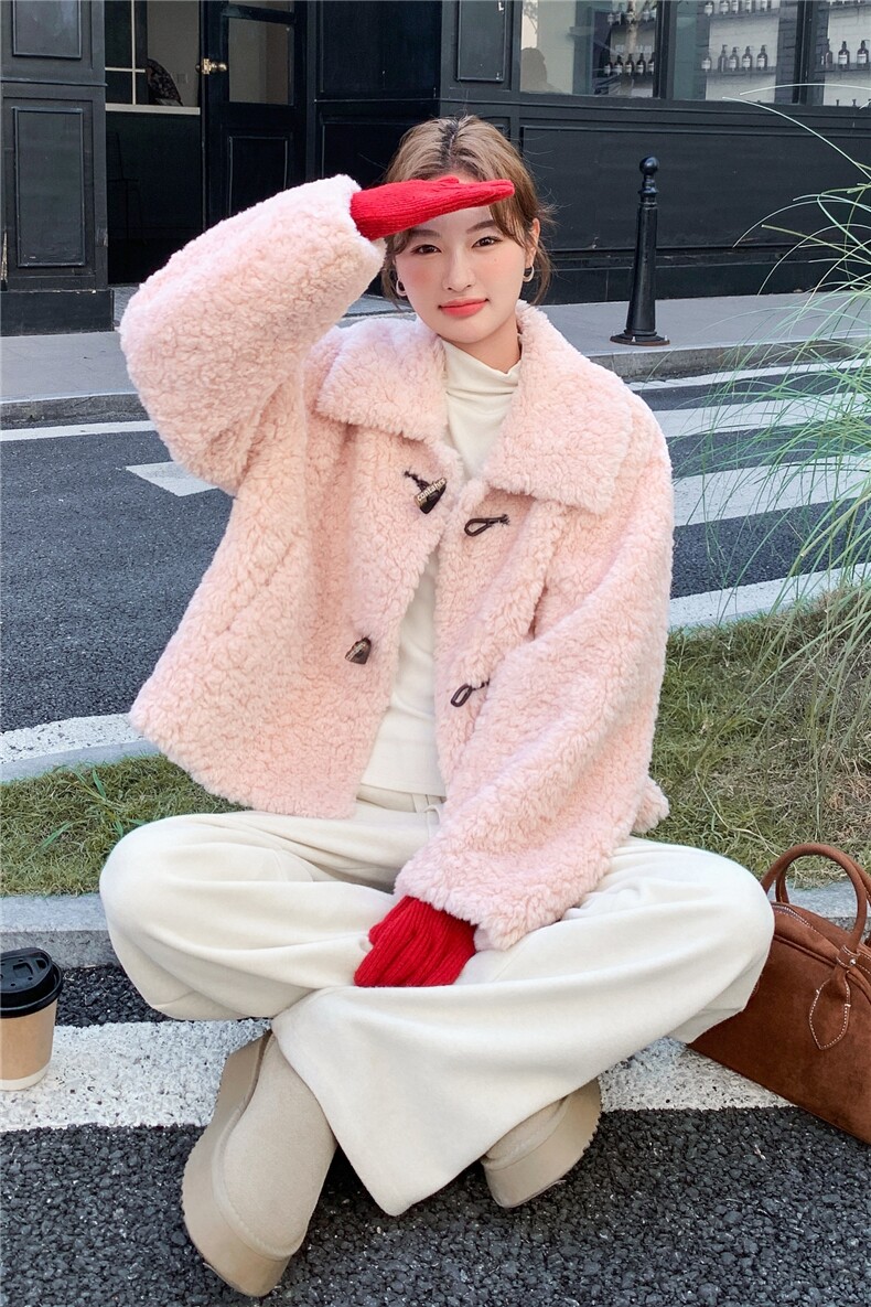 轻奢千金感皮毛一体牛角扣外套女2025新款冬季时髦淡人羊羔毛棉服,女装皮草,2C056