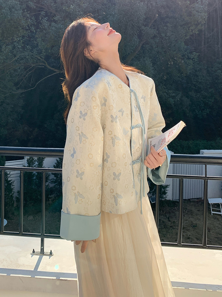 新中式蓝色蝴蝶提花开春外套女2025春季新款国风爆款改良唐装上衣,女装短外套,C位