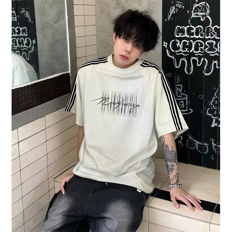 抖音得物品质二开240克宽松纯棉美式潮牌印花三条杠中性风短袖T恤，男装T恤，电商A486