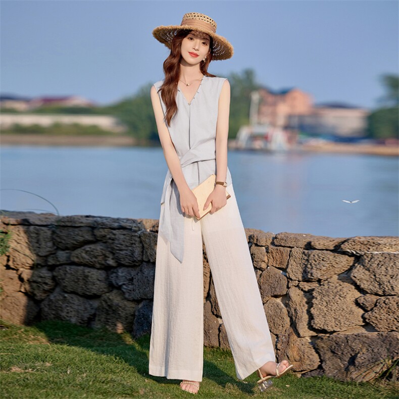 配白色裤子2025年夏季新款气质V领系带显瘦两件套女,女装套装/套裙,沁沁公主