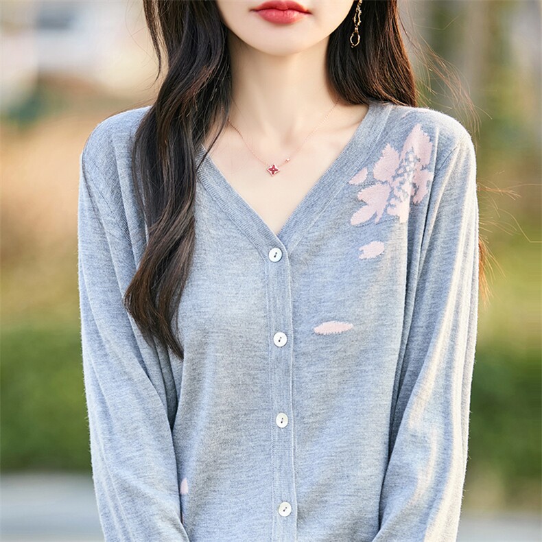 V领拼色精纺羊毛开衫女春秋玫瑰花长袖针织外套毛衣宽松休闲上衣,针织衫/毛衣,佰米娇羊绒