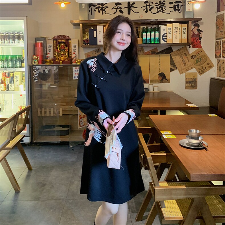 黑色新中式国风刺绣连衣裙女2025春季新款复古高级感小个子a字裙图片