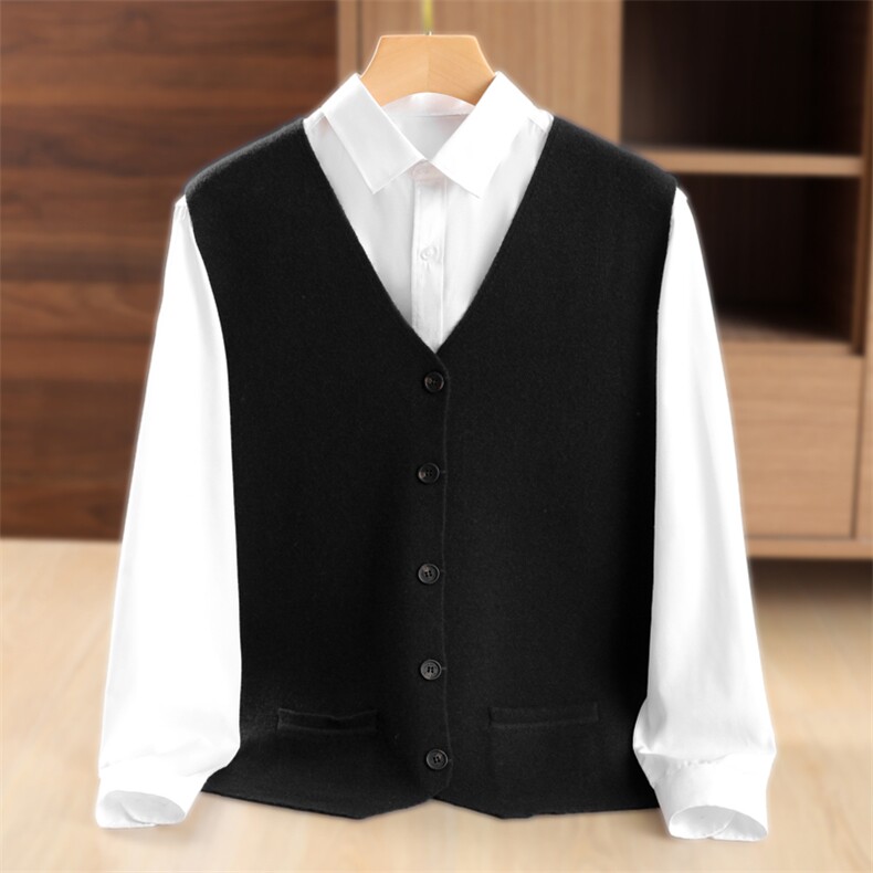 2024年秋新款纯色羊毛马甲男士短款v领针织外穿薄款无袖，男装背心/马甲，鹿一羊绒