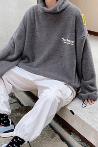【】A003-HM0020-P55新款圆领刺绣套头毛衣 限99元 女模2图片