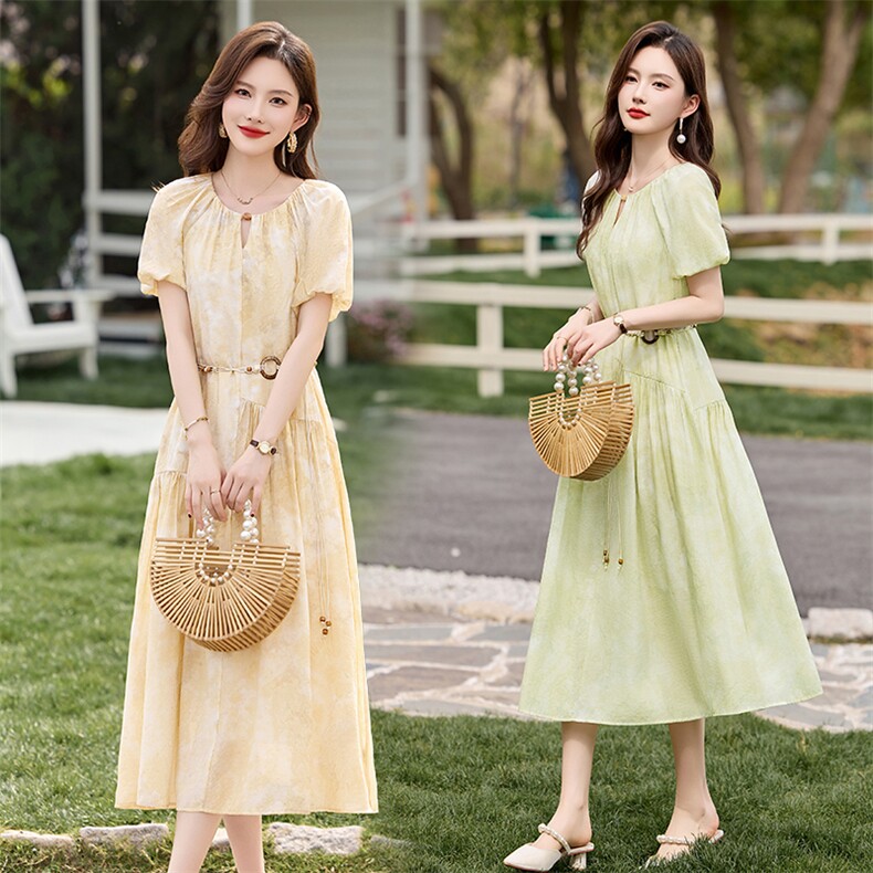 晕染连衣裙女夏季2025新款高级感收腰显瘦法式泡泡袖漂亮度假裙子，女装连衣裙，鑫鑫美