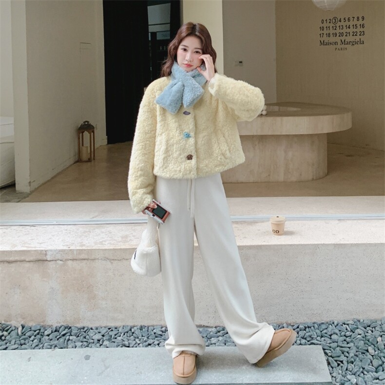 浅黄色皮毛一体外套+撞色围巾一条，2B218-2582-P225,控338,女装皮草,2B218