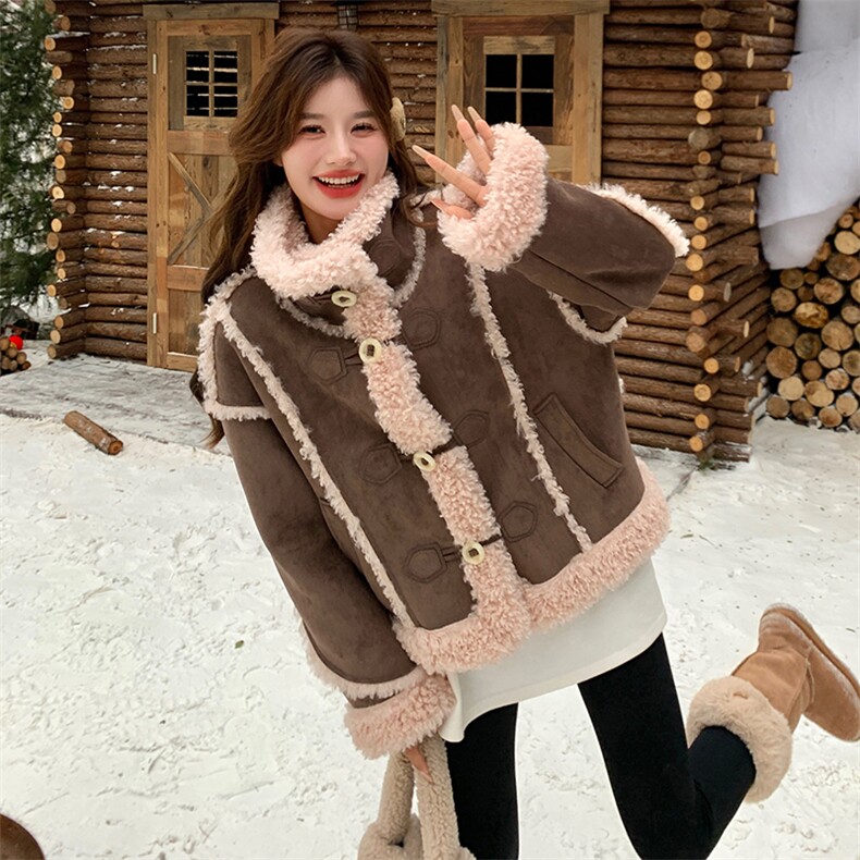 棕色麂皮绒拼接皮毛一体羊羔毛外套女秋冬2025新款设计爆款厚棉服，女装羊羔毛/颗粒绒，浪娴服饰