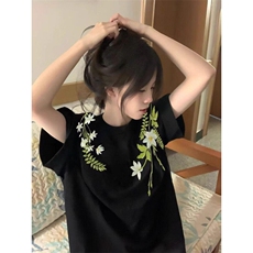 黑色
