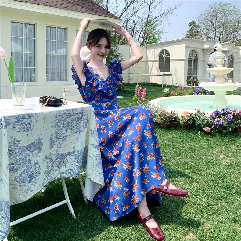 时髦前后两穿碎花小飞袖连衣裙女2025夏季休闲蓝色荷叶边拼接长裙，女装连衣裙，千寻