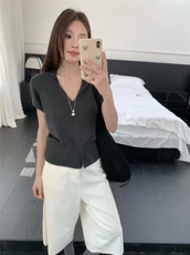 羊范V领天丝莱赛尔纯色小飞袖T恤女夏季薄款休闲时尚百搭显瘦短袖，女装T恤，斯尔特羊绒