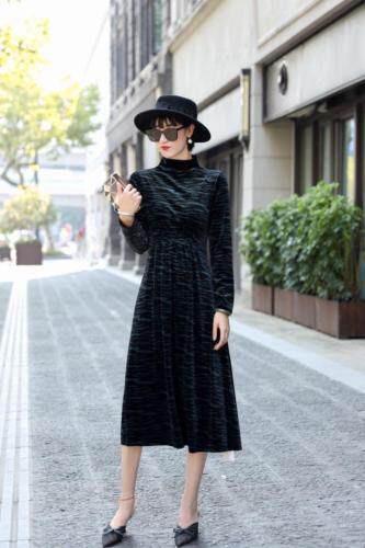 收腰映花金丝绒打底裙可前后两穿，女装，澳洛菲