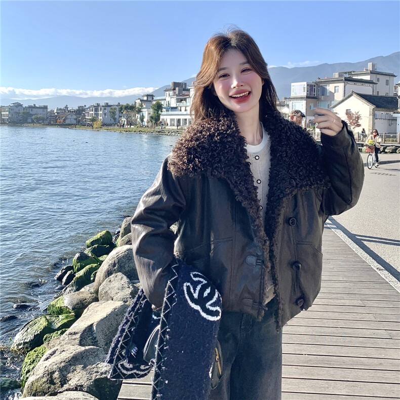 美拉德巨好看蛋白皮衣羽绒服女2025冬季新款双子星高端高级外套,女装羽绒服,艾米莉亚