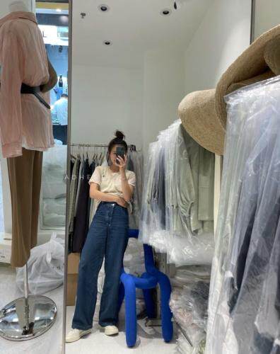 现货薄款牛仔裤版型超赞sml，女装牛仔裤，ADHERE