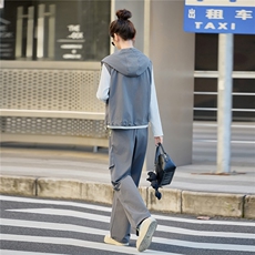 2025年秋季休闲显瘦三件套，女装套装/套裙，红依一坊