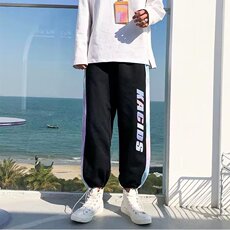 黑色