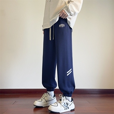 藏青色