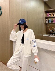 字母卫衣棒球服图片