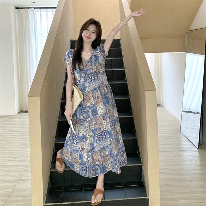 今年流行复古印花连衣裙女2025夏季新款设计感甜美小个子茶歇裙潮图片