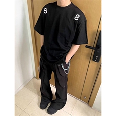 黑色