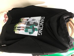 现货 连帽卫衣图片
