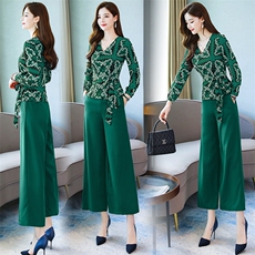绿上衣+绿裤子