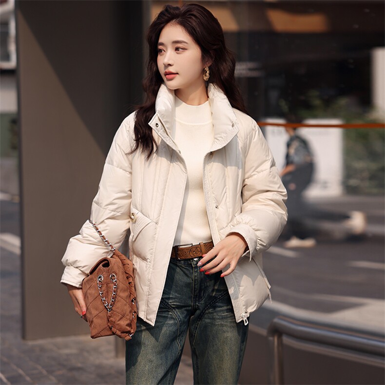 现货新款2023年冬季短款羽绒服女加厚时尚宽松立领外套,女装羽绒服,笃写