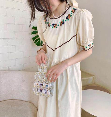 现货刺绣连衣裙，女装连衣裙，NIY
