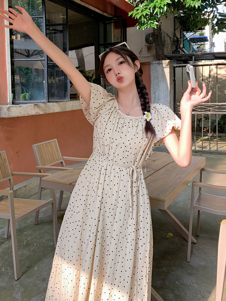 白色波点小飞袖连衣裙女2024夏新款韩版宽松显瘦慵懒风中长款裙子,女装连衣裙,蝶眷