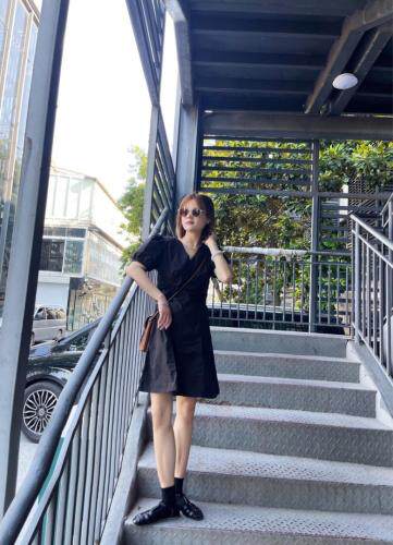 夏季网红款收腰连衣裙，女装连衣裙，玩美