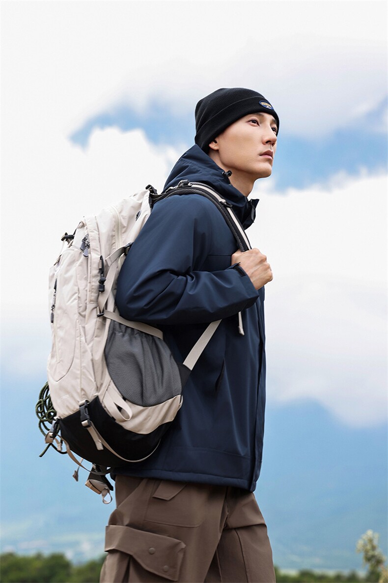 户外秋冬季加绒加厚冲锋衣防水防风滑雪服登山服情侣中长款外套,女装短外套,衫都服饰