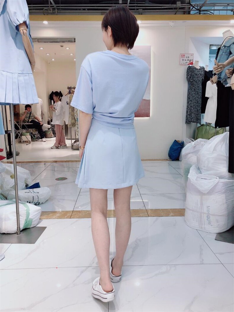 2121夏装新款T桖短裙套装,女装职业装,迷吉meeggle