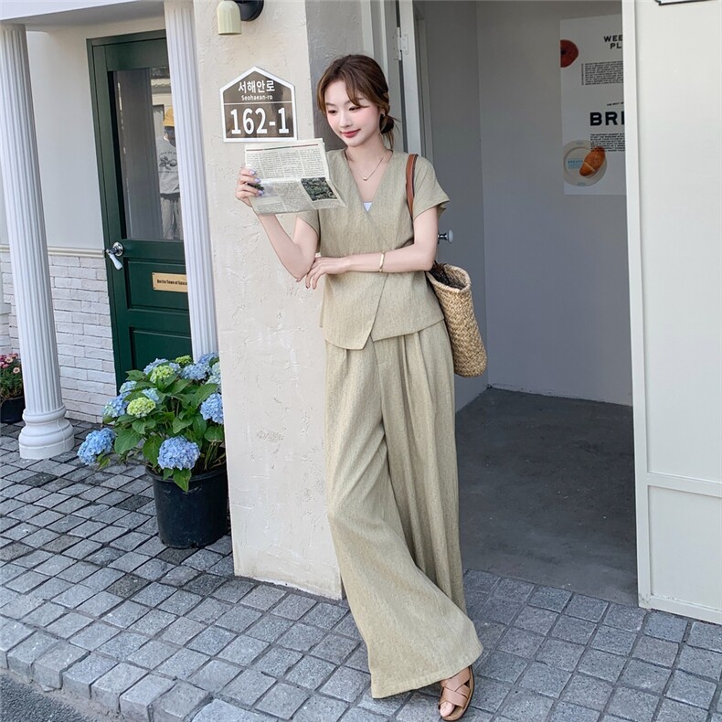 卡其色V领上衣阔腿裤两件套女2025夏季新款时尚独特绝美高腰套装,女装套装/套裙,2C159
