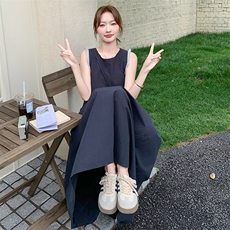 设计感薄纱拼接深蓝色无袖连衣裙女2025夏季轻熟风气质淡人背心裙，女装连衣裙，纯色衣恋