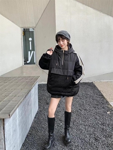 现货， 拼接羽绒服卫衣图片