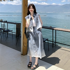 渐变蓝色翻领马甲半身裙套装2025新款女初夏巨好看独特别致两件套，女装套装/套裙，2C159