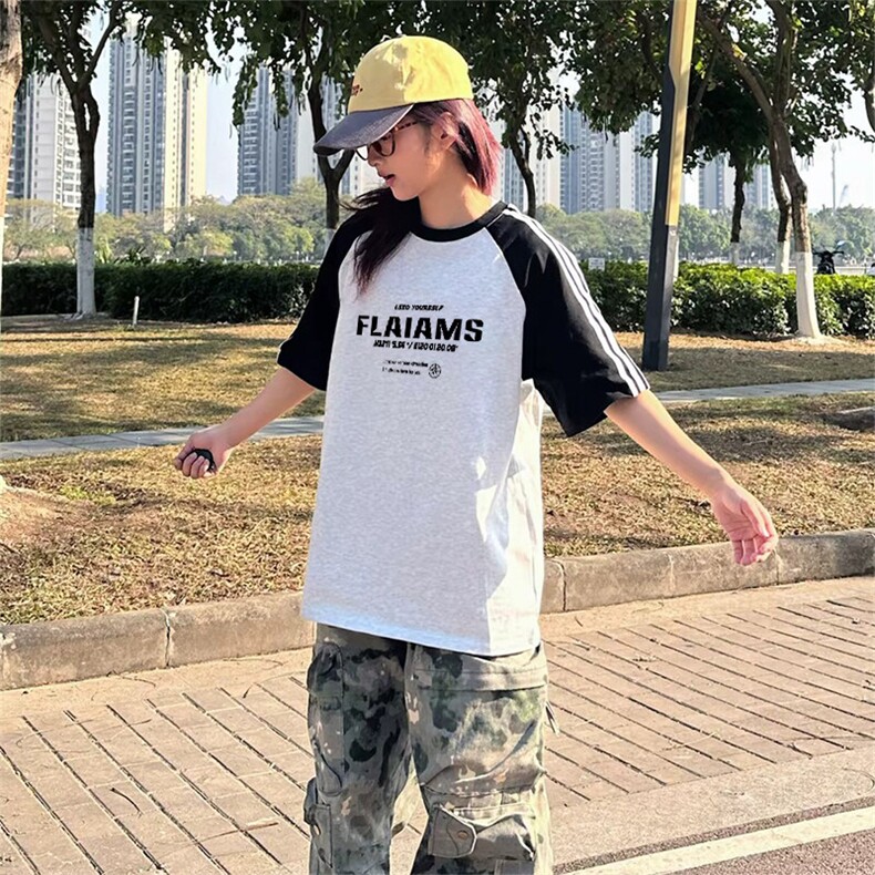 抖音得物品质二开240克宽松纯棉美式潮牌插肩三杠织带短袖T恤图片