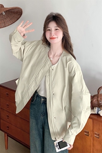米白色工装棒球服外套女春秋2025新款飞行服机车服爆款宽松流行图片