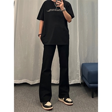 黑色